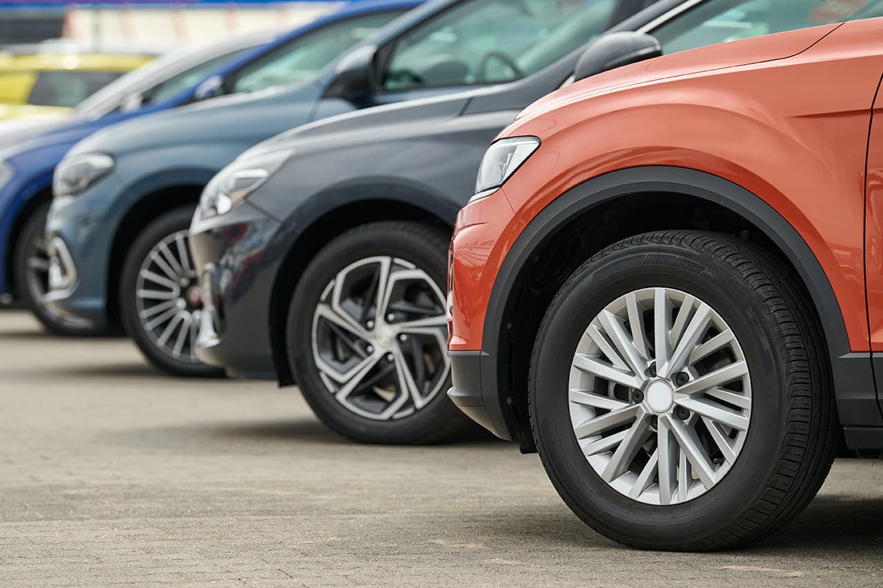 車が展示されている様子